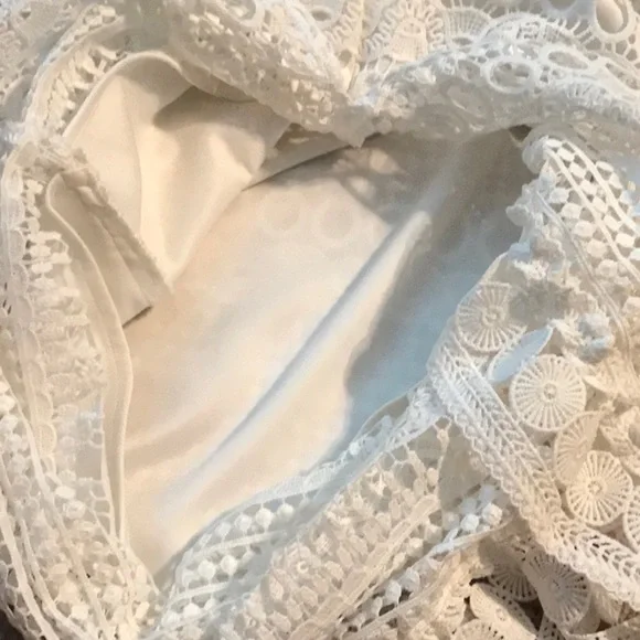 Beautiful white halter embroidered dress - Picture 6 of 6